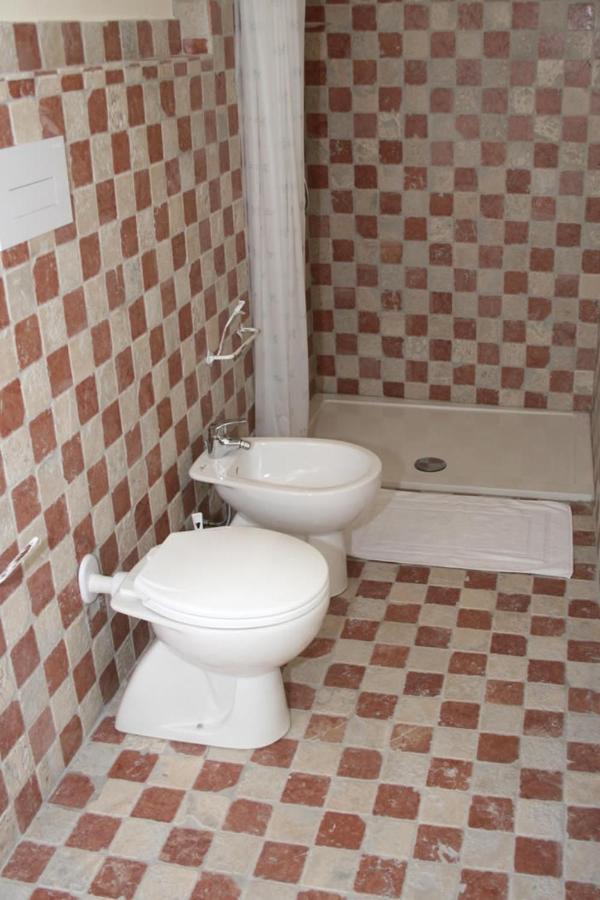 Guest House Le Gemelle Luras Экстерьер фото