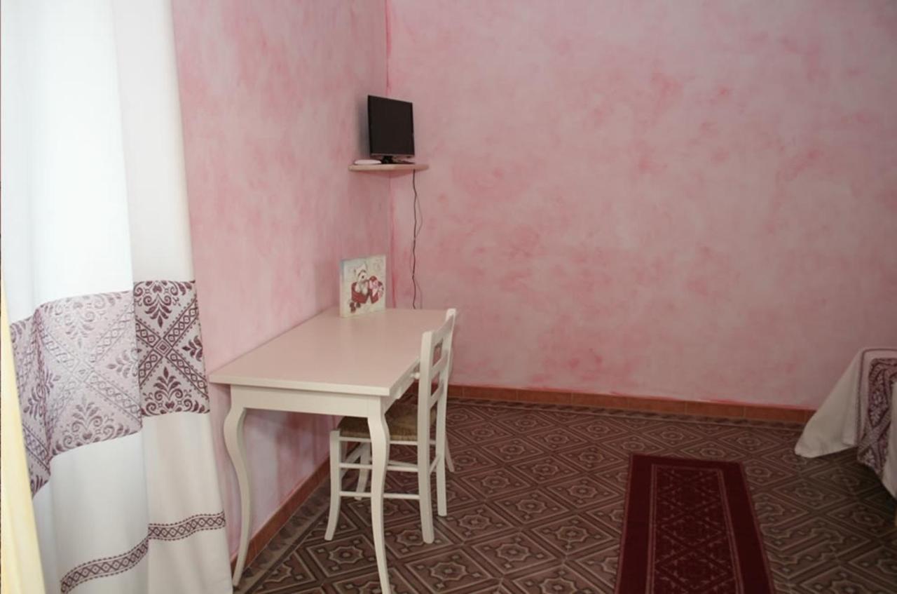 Guest House Le Gemelle Luras Экстерьер фото