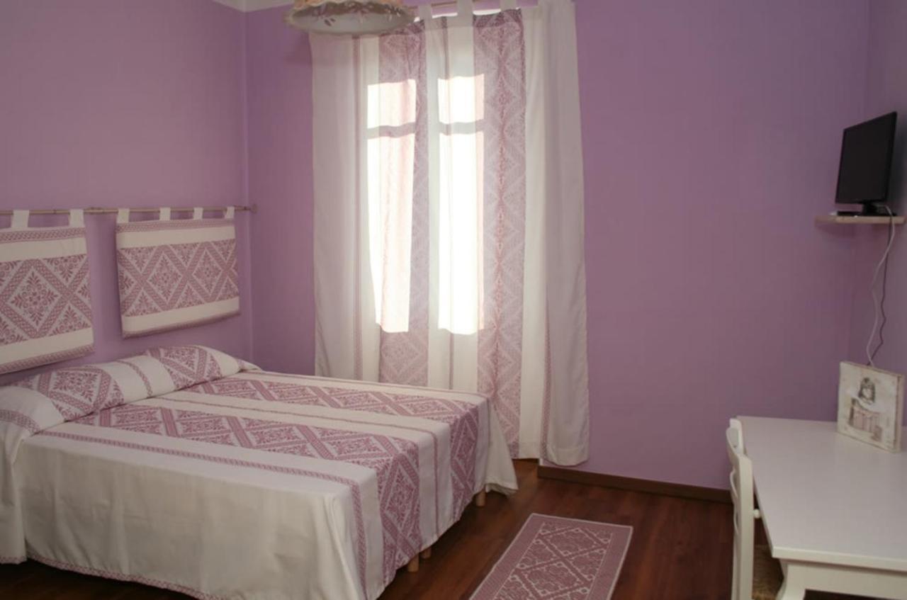 Guest House Le Gemelle Luras Экстерьер фото