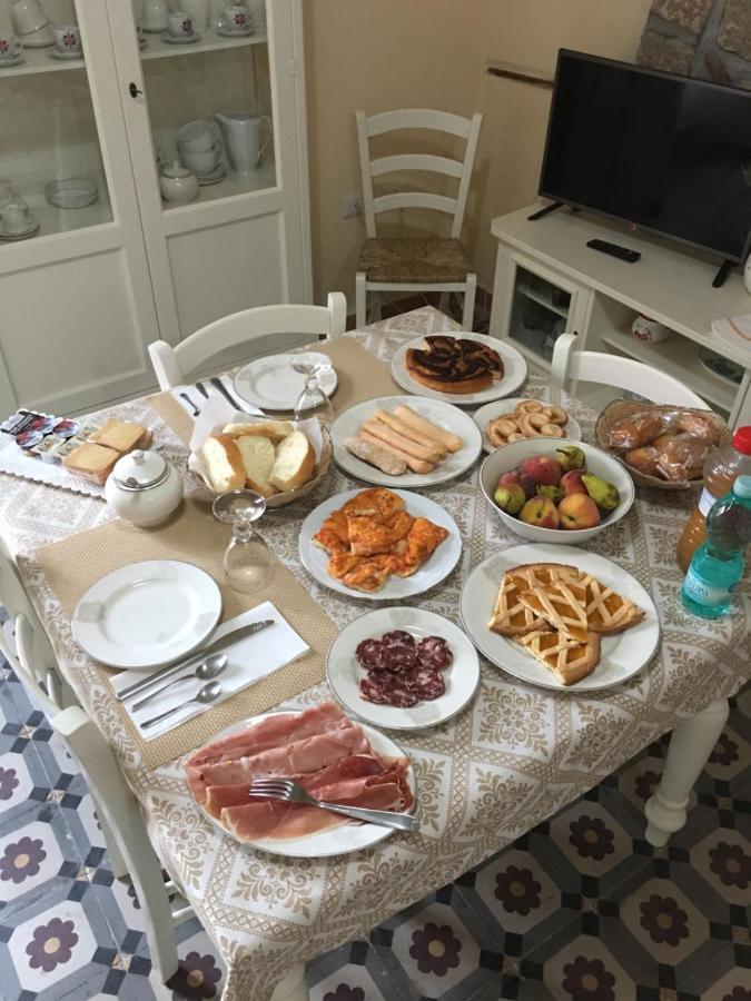Guest House Le Gemelle Luras Экстерьер фото