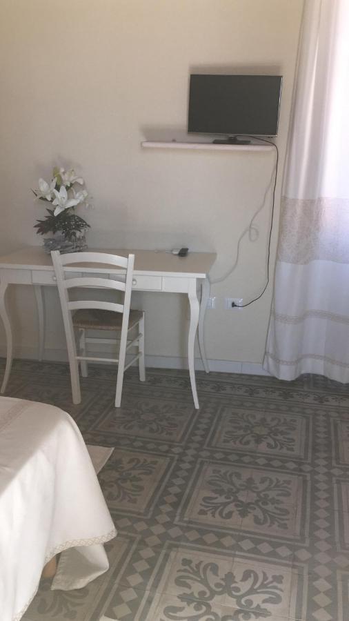 Guest House Le Gemelle Luras Экстерьер фото