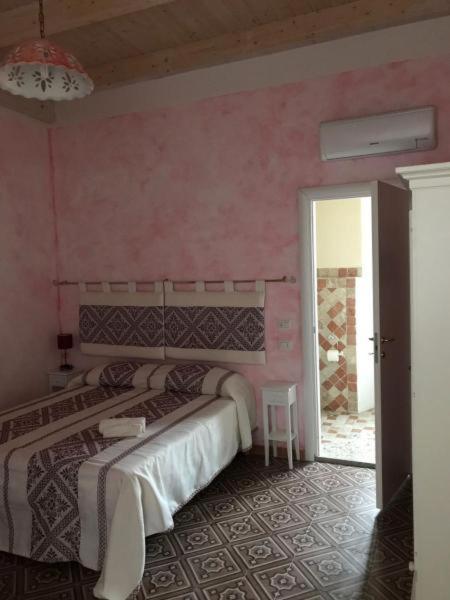 Guest House Le Gemelle Luras Экстерьер фото